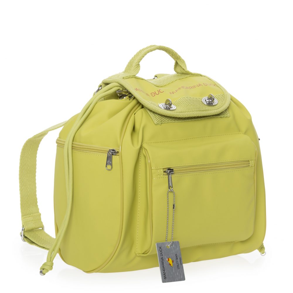 Mandarina Duck Utility è uno zaino in materiale dalla superficie gommata