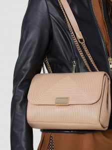8051932426651 Borsa donna in similpelle a spalla, a tracolla Medium Frida  crossbody bag TRUSSARDI JEANS Taupe La Borsetta Como mod - La Borsetta